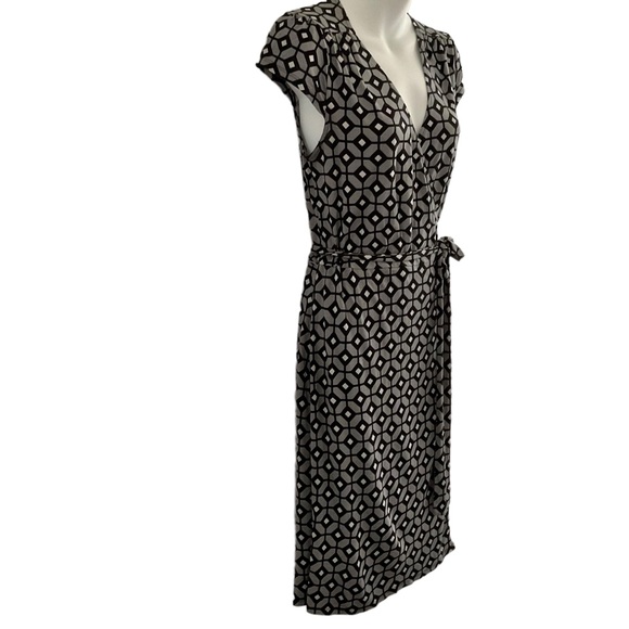 Old Navy | Cap Sleeve Wrap Dress - Picture 8 of 12